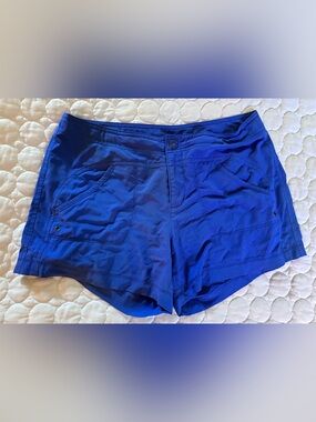 Athleta Shorts Size Small